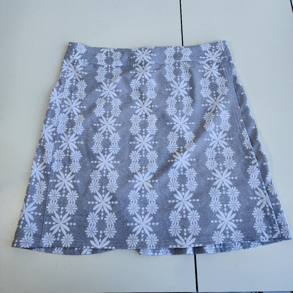 RipSkirt Hawaii Wrap Skirt Womens Gray White Floral Beach Cover Up Adjastable